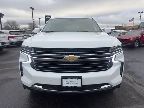 Used 2022 Chevrolet Tahoe LT w/ Luxury Package image 2