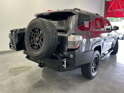 Used 2022 Toyota 4Runner SR5 Premium w/ Moonroof Package RWD image 3