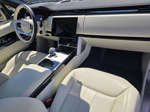 Used 2024 Land Rover Range Rover SE AWD/4WD image 10