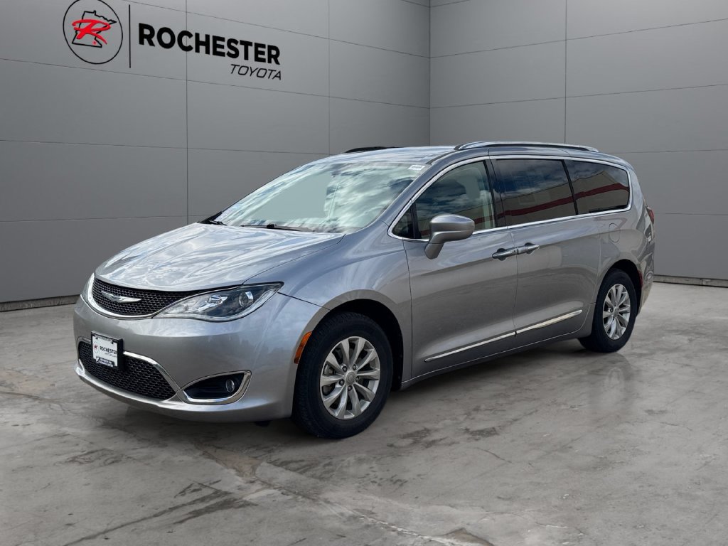 Used 2019 Chrysler Pacifica Touring-L FWD image 7