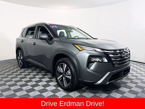 Used 2025 Nissan Rogue SL FWD image 1
