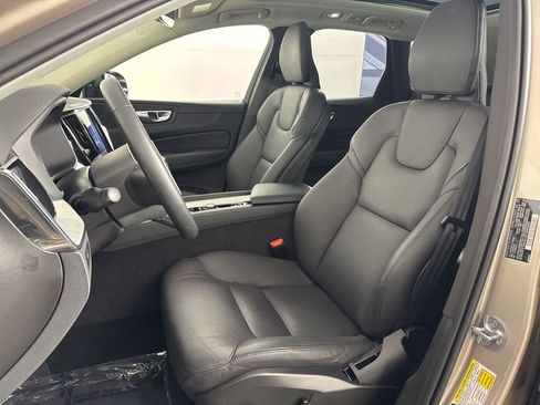 Used 2025 Volvo XC60 B5 Plus AWD/4WD image 26