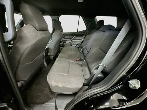 Used 2025 Toyota 4Runner SR5 AWD/4WD image 28