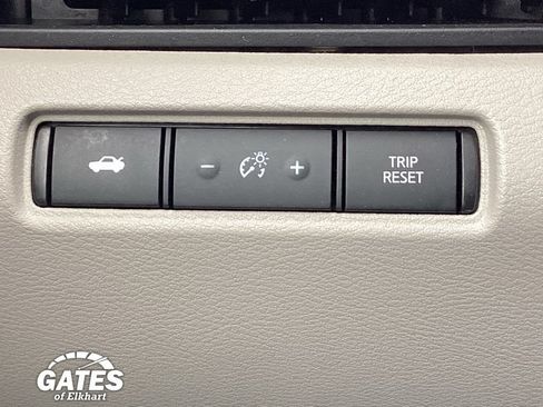 Used 2025 Nissan Altima 2.5 SV FWD image 21