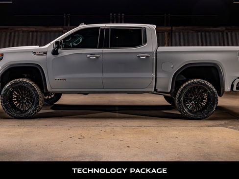 Used 2025 GMC Sierra 1500 AT4 w/ Technology Package image 6