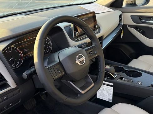 Certified 2026 Nissan Rogue SV w/ SV Premium Package image 11