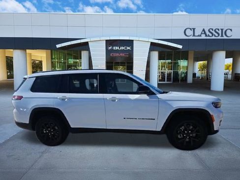 Used 2024 Jeep Grand Cherokee L Laredo image 9