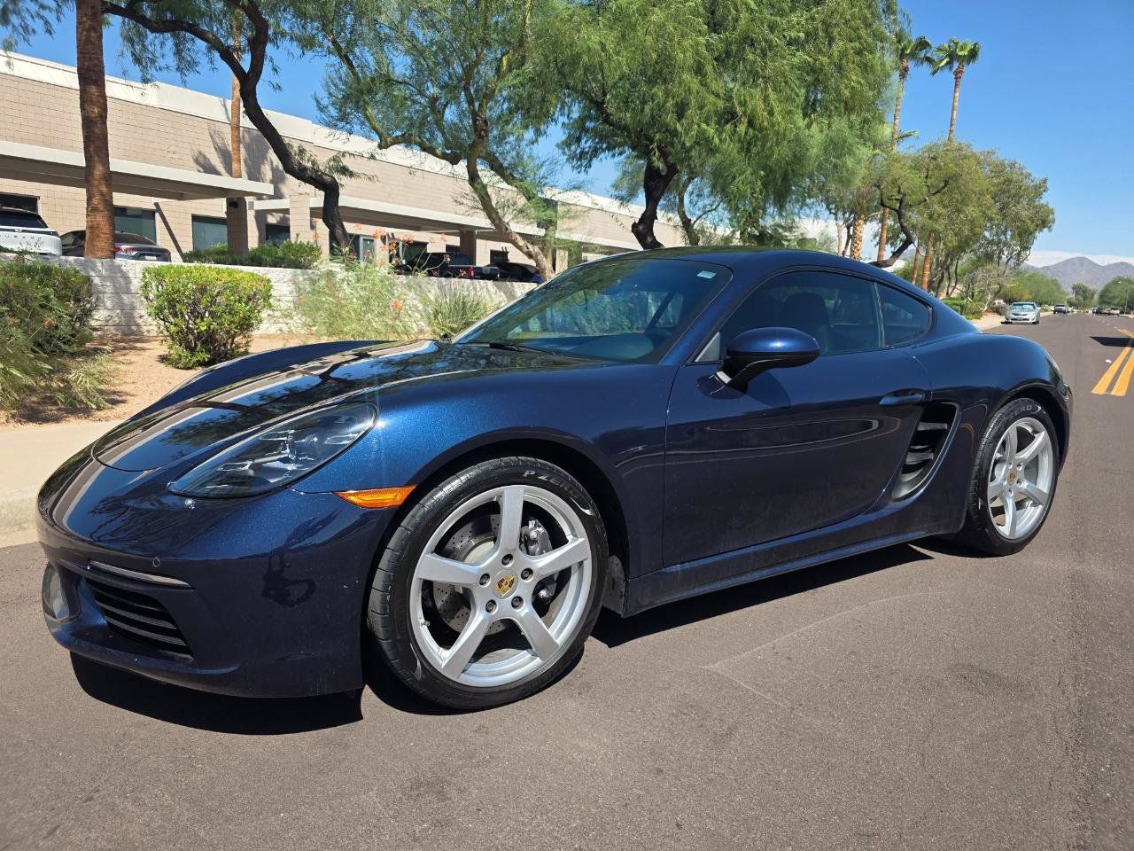 Used 2018 Porsche 718 Cayman RWD image 3