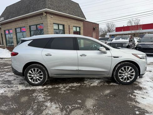 Used 2019 Buick Enclave Premium w/ Experience Buick Package image 4