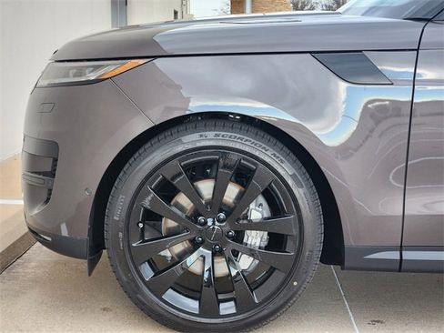 New 2026 Land Rover Range Rover Sport SE image 6