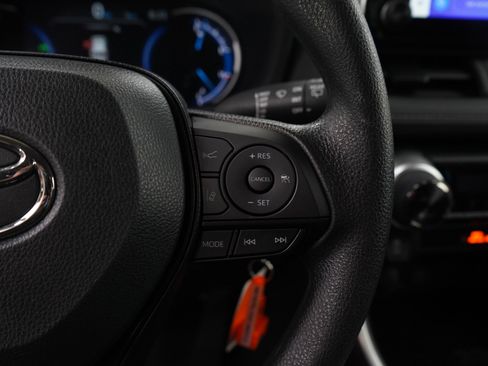Used 2025 Toyota RAV4 LE image 19