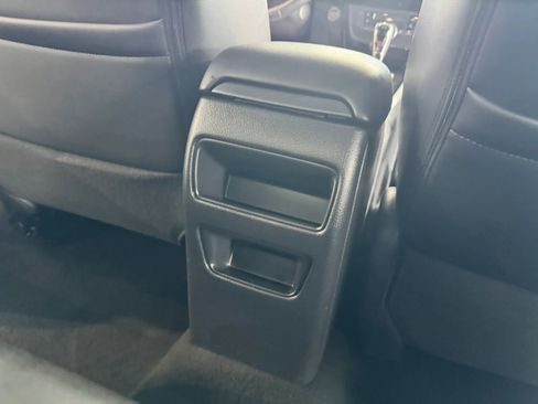 Used 2016 Nissan Sentra SL w/ SL Premium Package FWD image 16