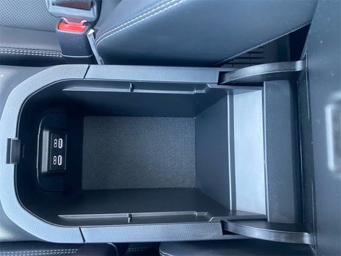 Used 2024 Toyota RAV4 Limited image 27