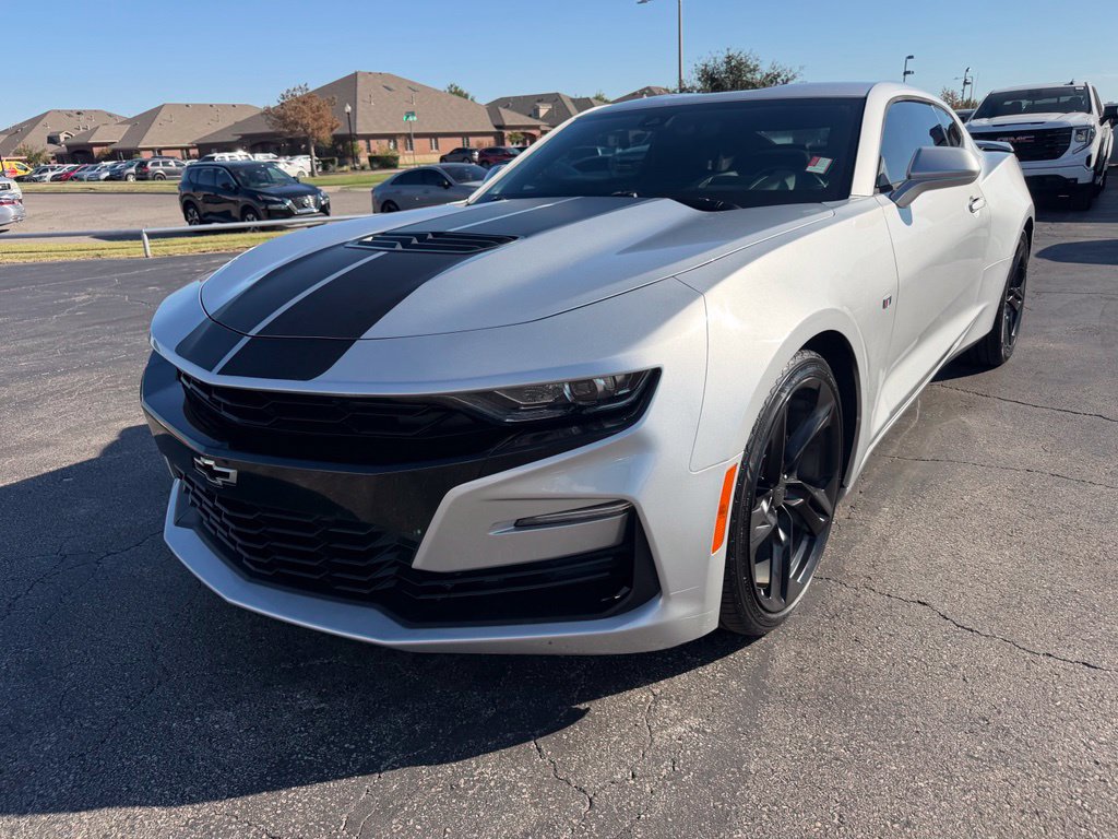 Used 2019 Chevrolet Camaro SS RWD image 8
