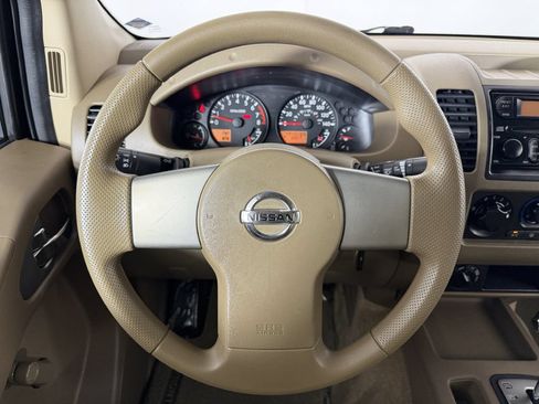 Used 2005 Nissan Frontier SE AWD/4WD image 24