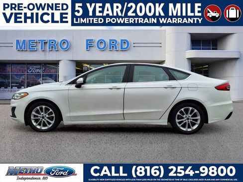 Used 2020 Ford Fusion SE image 7