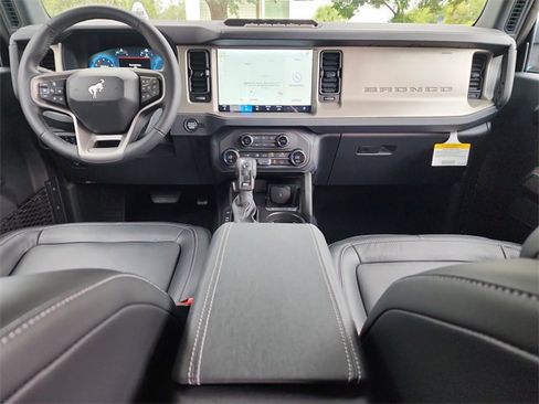 New 2025 Ford Bronco Outer Banks w/ Sasquatch Package image 12