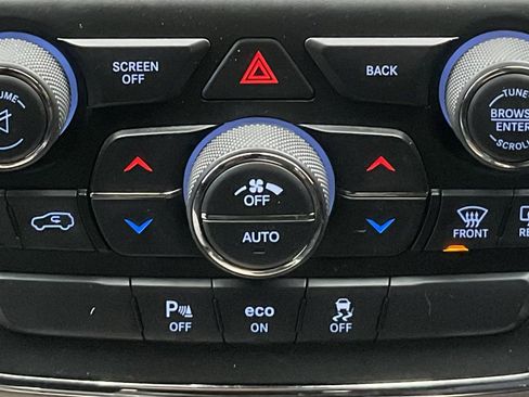 Used 2015 Jeep Grand Cherokee Overland image 17