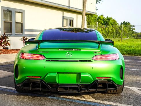 Used 2018 Mercedes-Benz AMG GT R image 5