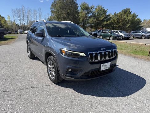 Used 2020 Jeep Cherokee Latitude Plus w/ Cold Weather Group AWD/4WD image 7