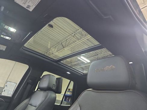 Used 2021 Chevrolet Tahoe High Country w/ Premium Package AWD/4WD image 32