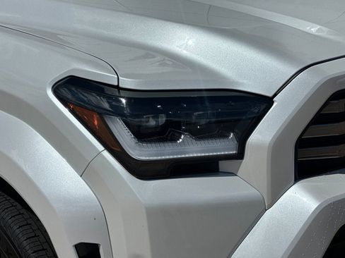 New 2026 Toyota 4Runner 4WD image 32