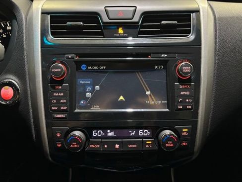 Used 2015 Nissan Altima 2.5 SL w/ Technology Package image 18