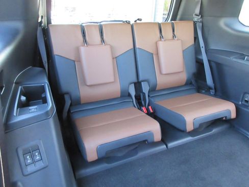 Used 2026 Lexus GX 550 w/ Accessory Package (2T) AWD/4WD image 20