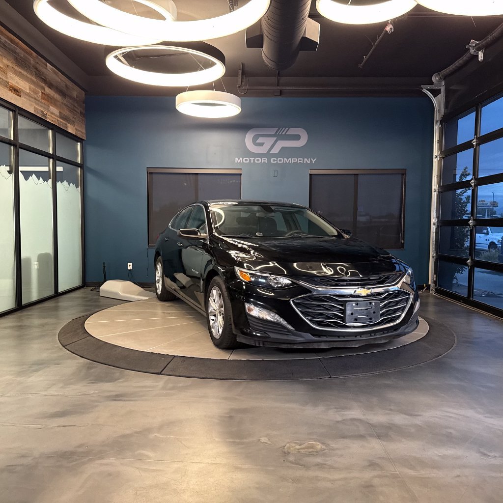 Used 2022 Chevrolet Malibu LT FWD image 1