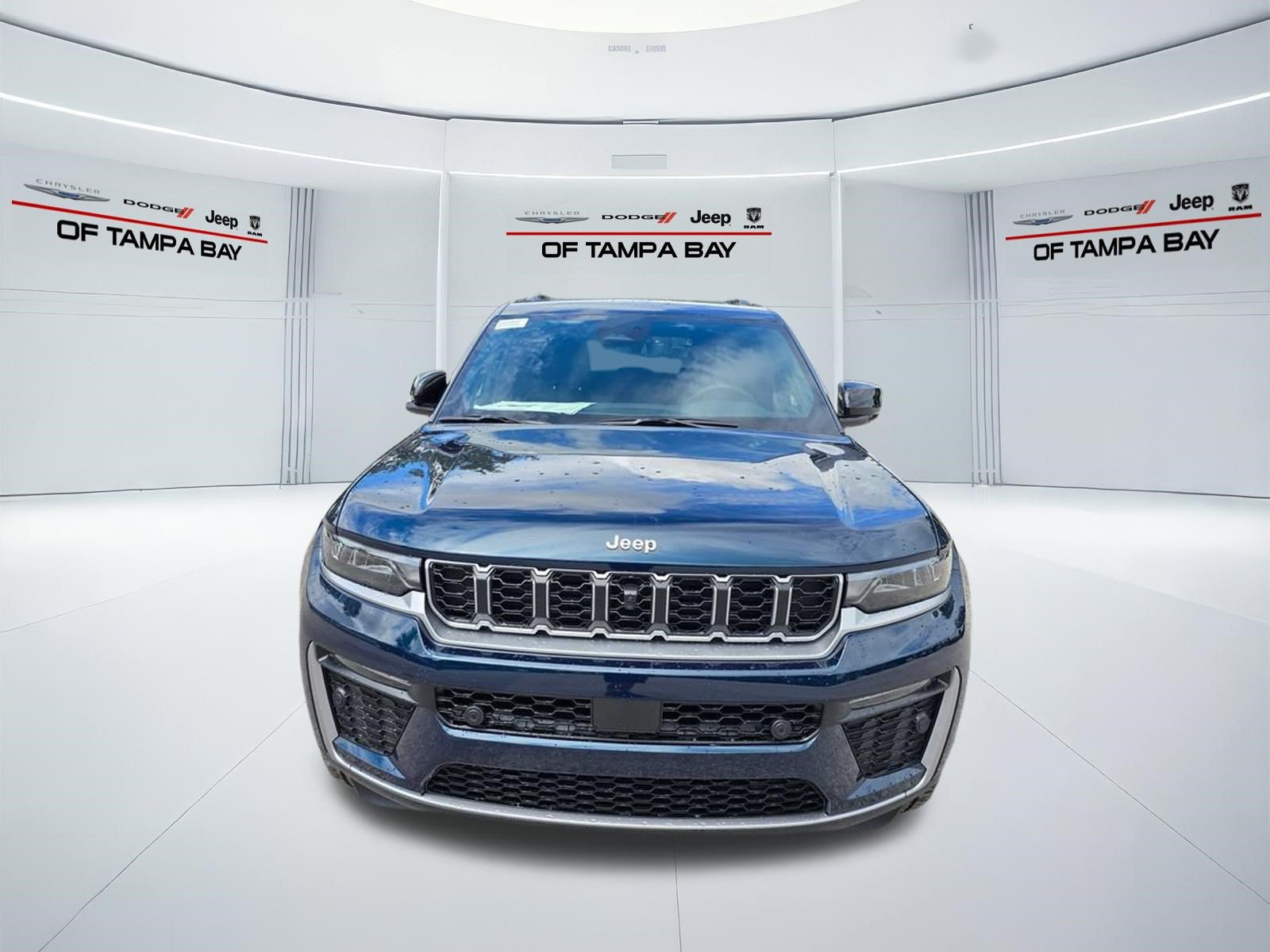 New 2027 Jeep Grand Cherokee Limited w/ Technology Group II AWD/4WD image 8