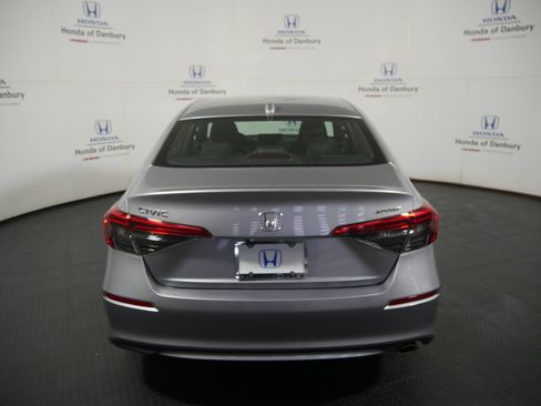 Used 2023 Honda Civic Sport image 5