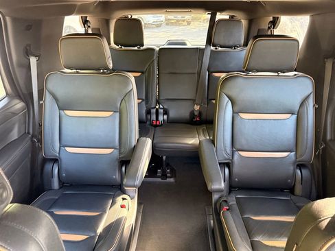 Used 2023 GMC Yukon AT4 AWD/4WD image 40