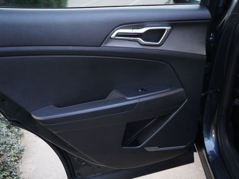 Used 2024 Kia Sportage LX image 27