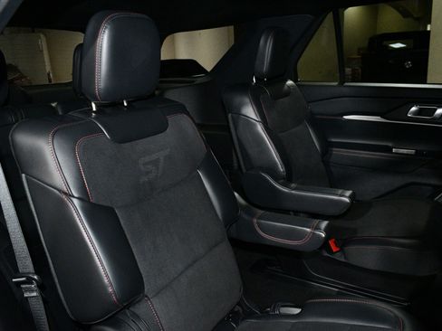 Used 2025 Ford Explorer ST w/ Sun And Sound Package AWD/4WD image 18