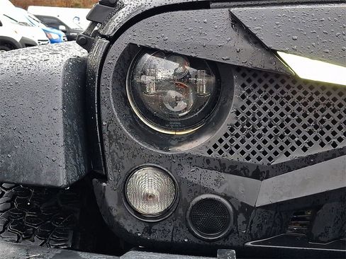 Certified 2018 Jeep Wrangler Unlimited Sport S image 27