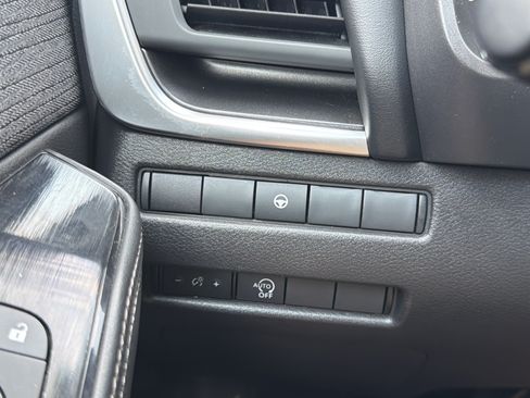 Used 2023 Nissan Rogue SV AWD/4WD image 13