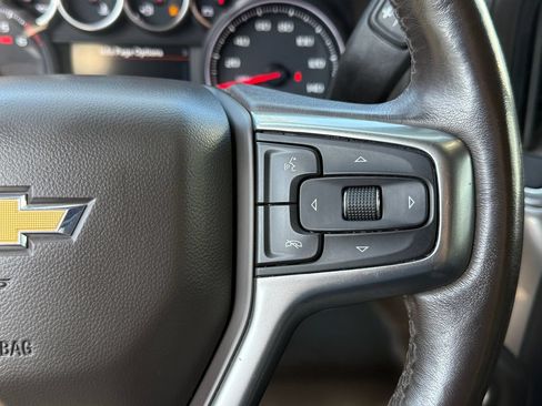 Used 2022 Chevrolet Silverado 1500 LT AWD/4WD image 19