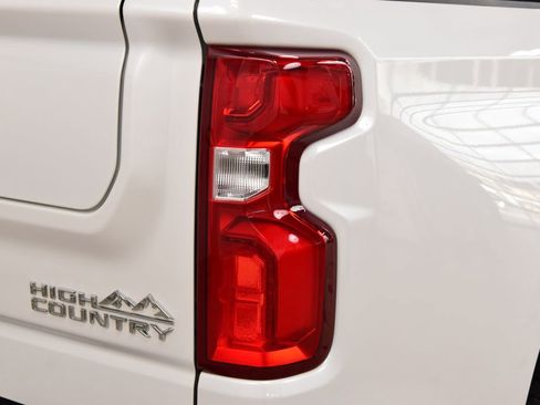 Used 2024 Chevrolet Silverado 1500 High Country w/ High Country Premium Package AWD/4WD image 21