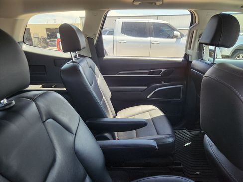 Used 2023 Kia Telluride S w/ S Sunroof Package AWD/4WD image 9