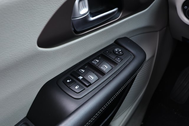Used 2023 Chrysler Voyager LX FWD image 19