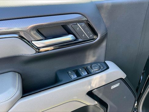 Certified 2025 Chevrolet Silverado 1500 ZR2 w/ Technology Package image 20