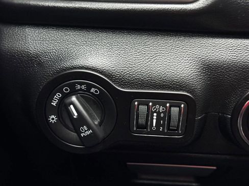 Used 2019 Maserati Ghibli S image 31