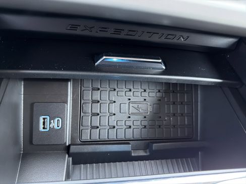 Used 2024 Ford Expedition Max XLT AWD/4WD image 21