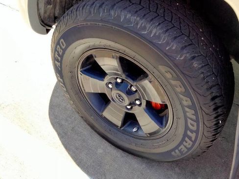 Used 2011 Toyota Tacoma PreRunner w/ TRD Sport Pkg image 28