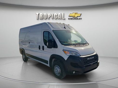Used 2025 RAM ProMaster 2500 w/ Convenience Group FWD image 4
