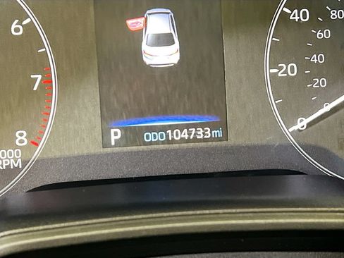 Used 2023 Toyota Corolla SE w/ Carpet Mat Package (TMS) FWD image 12