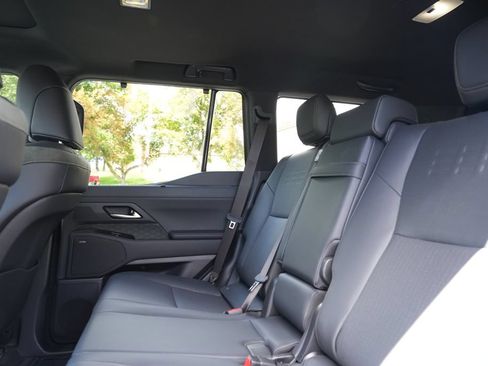 Used 2024 Lexus GX 550 AWD/4WD image 13