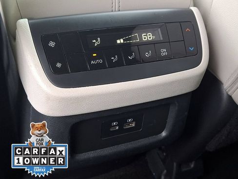 Used 2024 Nissan Pathfinder SL w/ Black Appearance Package AWD/4WD image 12