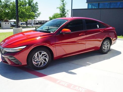 New 2025 Hyundai Elantra Blue image 4