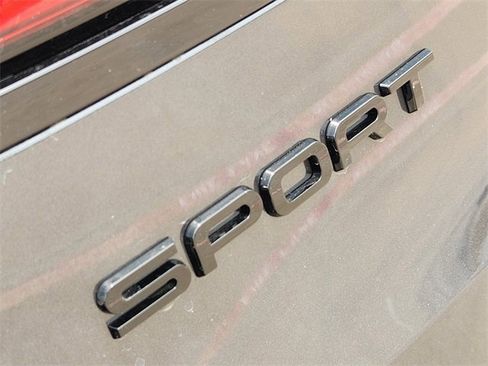 New 2025 Land Rover Range Rover Sport Dynamic SE image 12